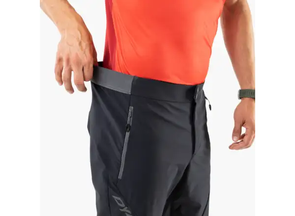 Dynafit Transalper Light Dynastretch Herren Shorts in Black Out.