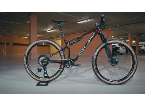 Superior Team XF 29 Issue R Fully Suspended Mountain Bike Gloss Red Carbon/Chrome