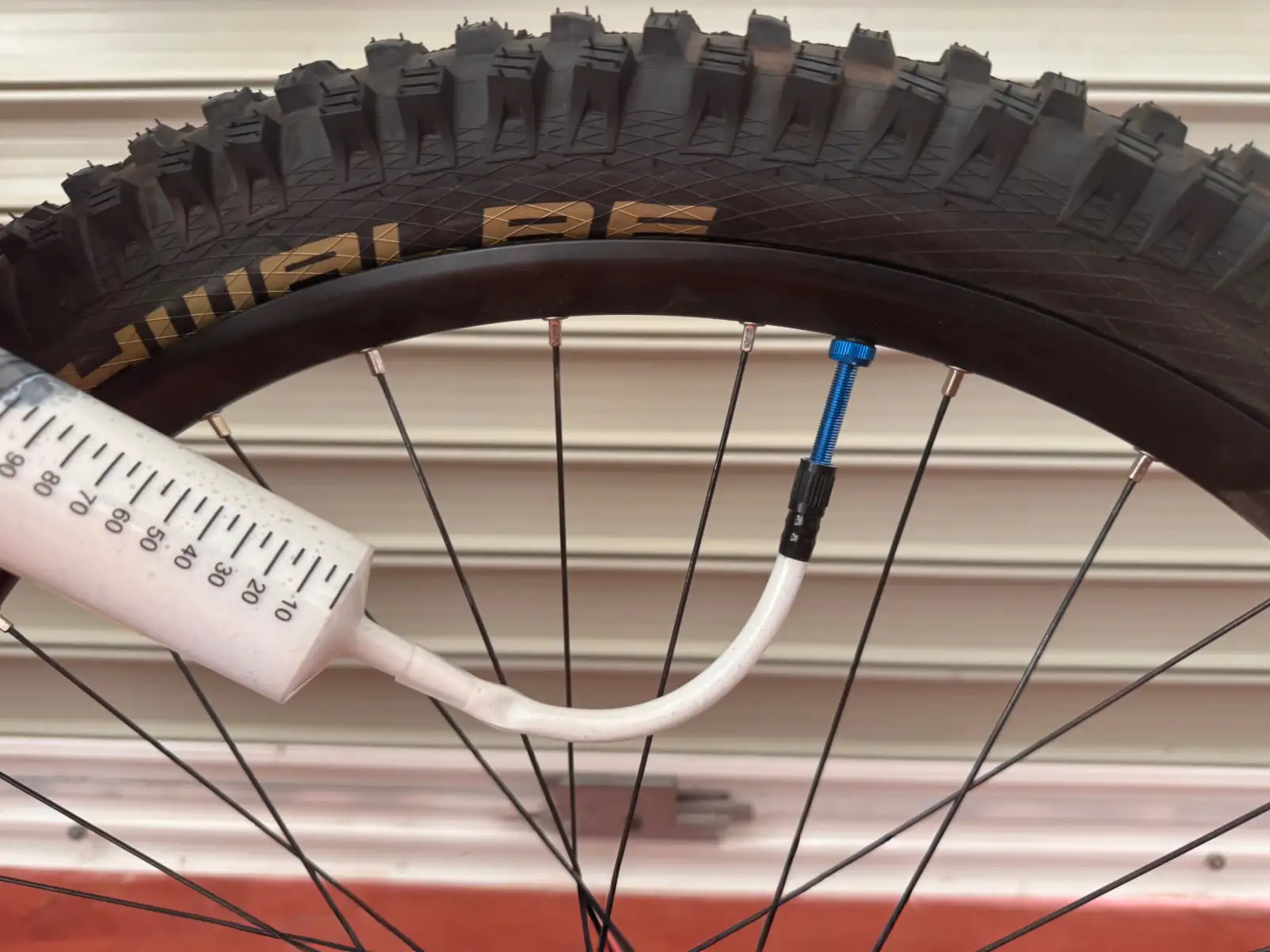 MAGIC MILK Applikator Tyre Sealant Injector