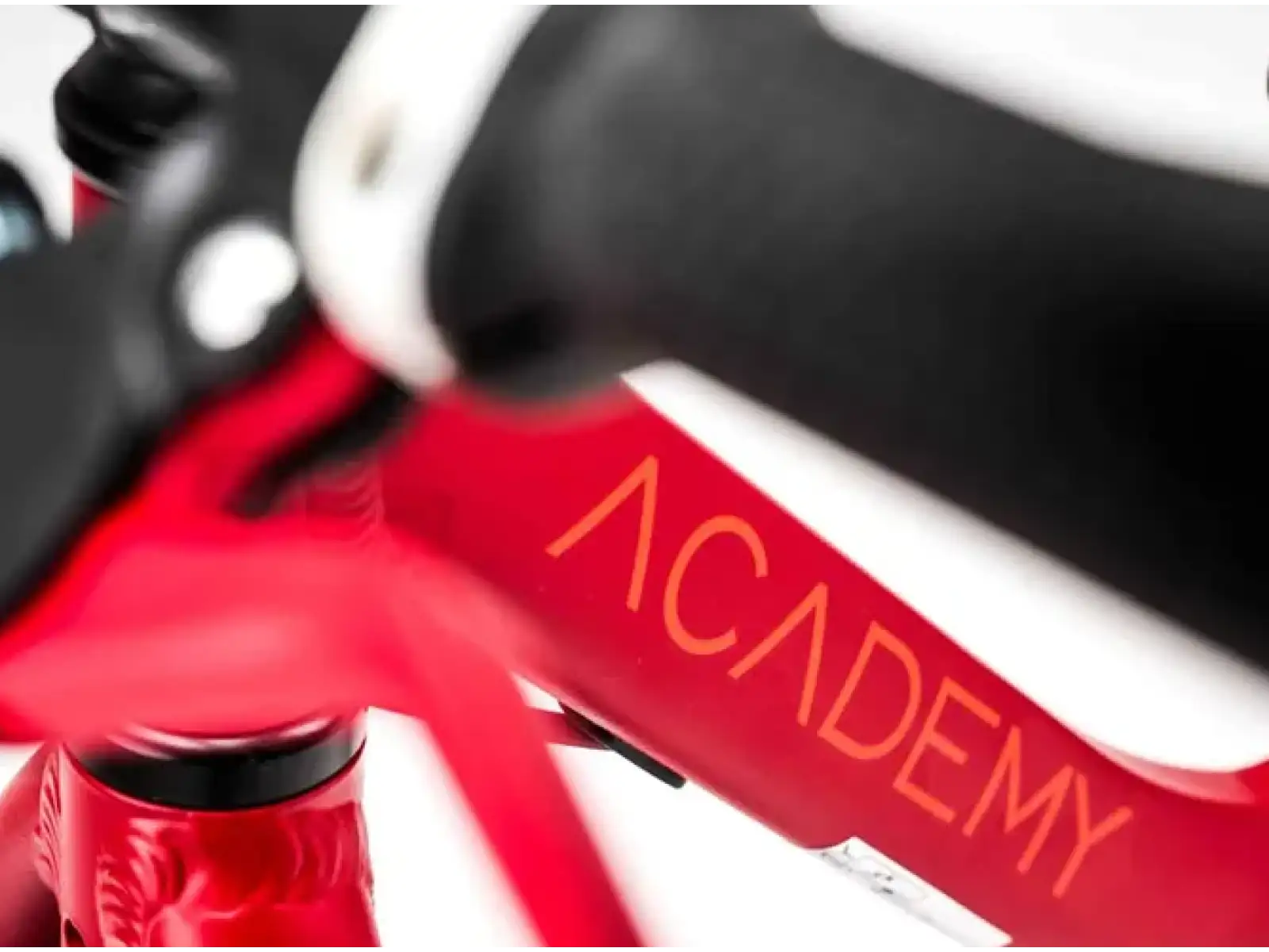 Academy Grade 1 Kinderlaufrad 12" rot