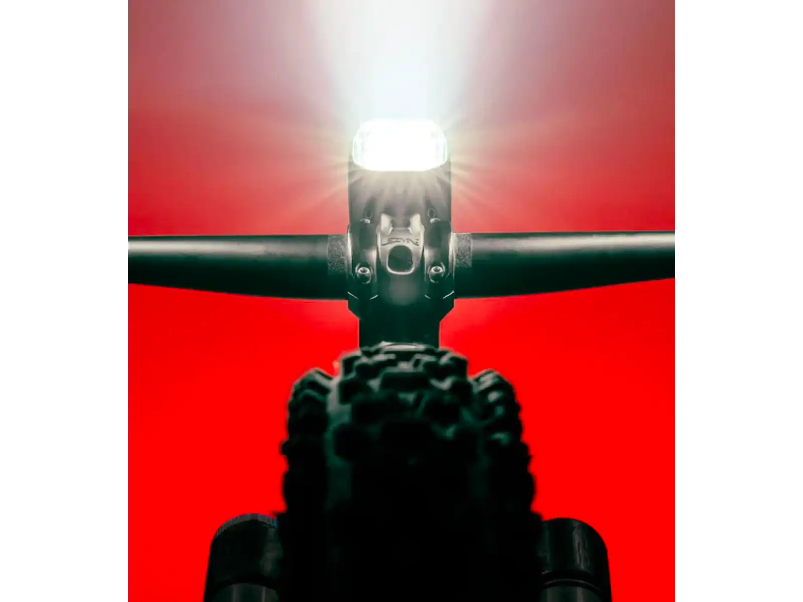 Lezyne Mega Drive 2400+ Frontscheinwerfer Schwarz