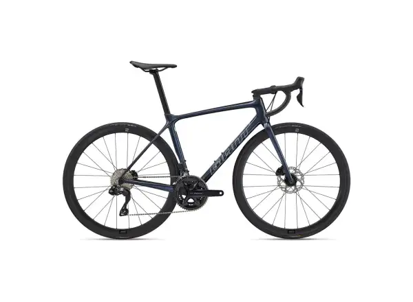 Giant TCR Advanced 1+ Disc-PC Rennrad cold night