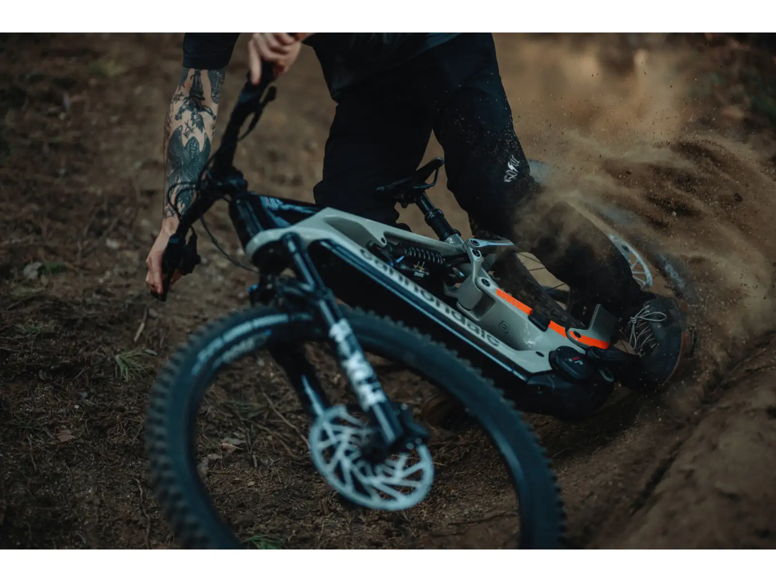 Cannondale Moterra Carbon LT 1 vollgefedertes E-Bike Black