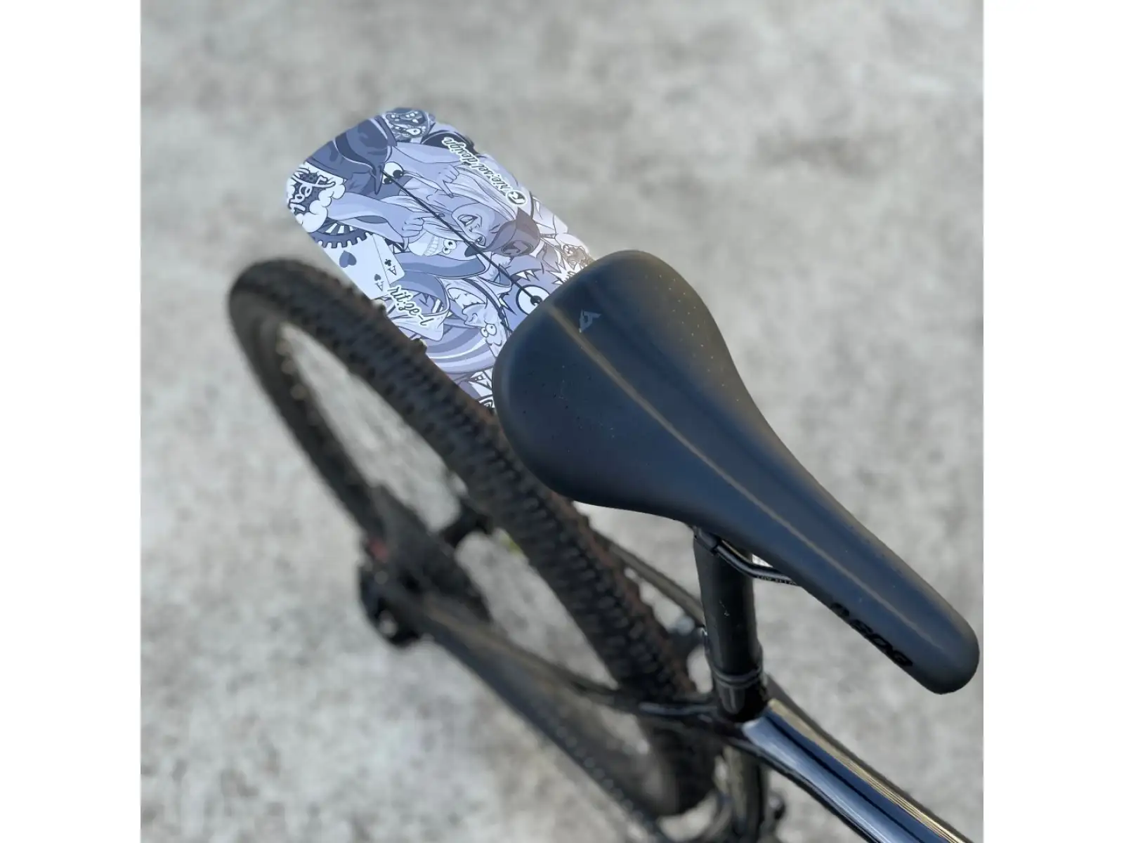 Rie:sel Design Rit:ze L Schmutzfänger Stickerbomb Eyecatcher Ultra Black