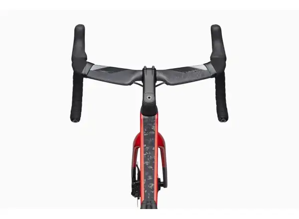 Cannondale SuperSix Evo Hi-Mod 2 Rennrad in Rally Red-Farbe.