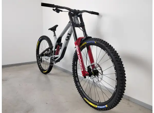 GT Fury Custom Downhill-Bike Größe M.