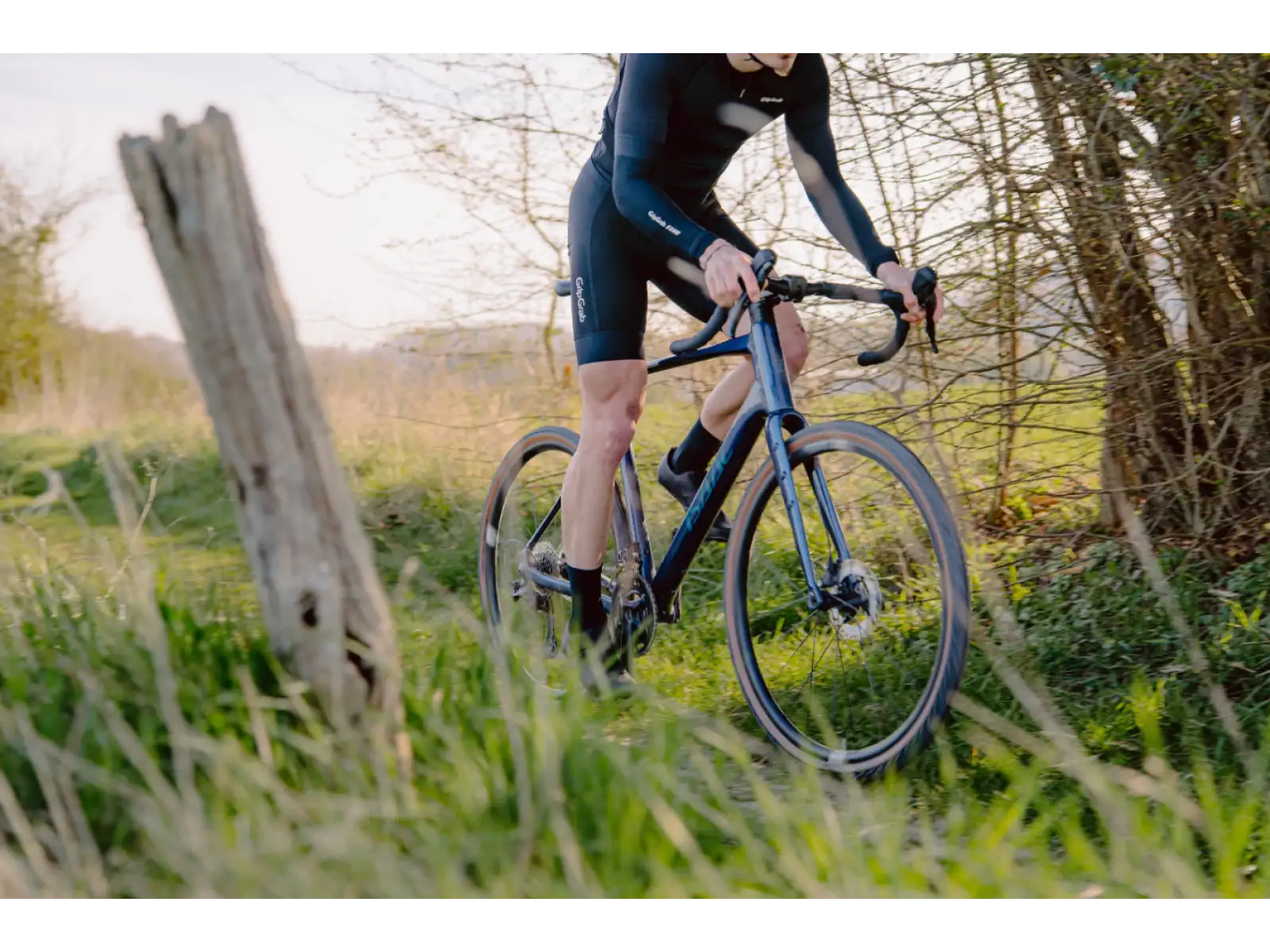 CX/Travel Isaac Kaon Saphire Blue 105 Di2 S