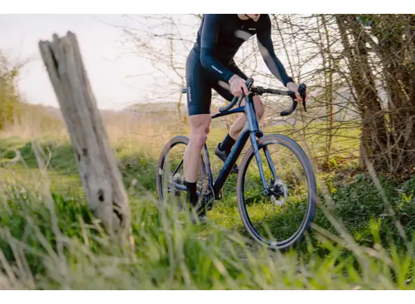 CX/Travel Isaac Kaon Saphire Blue 105 Di2 S