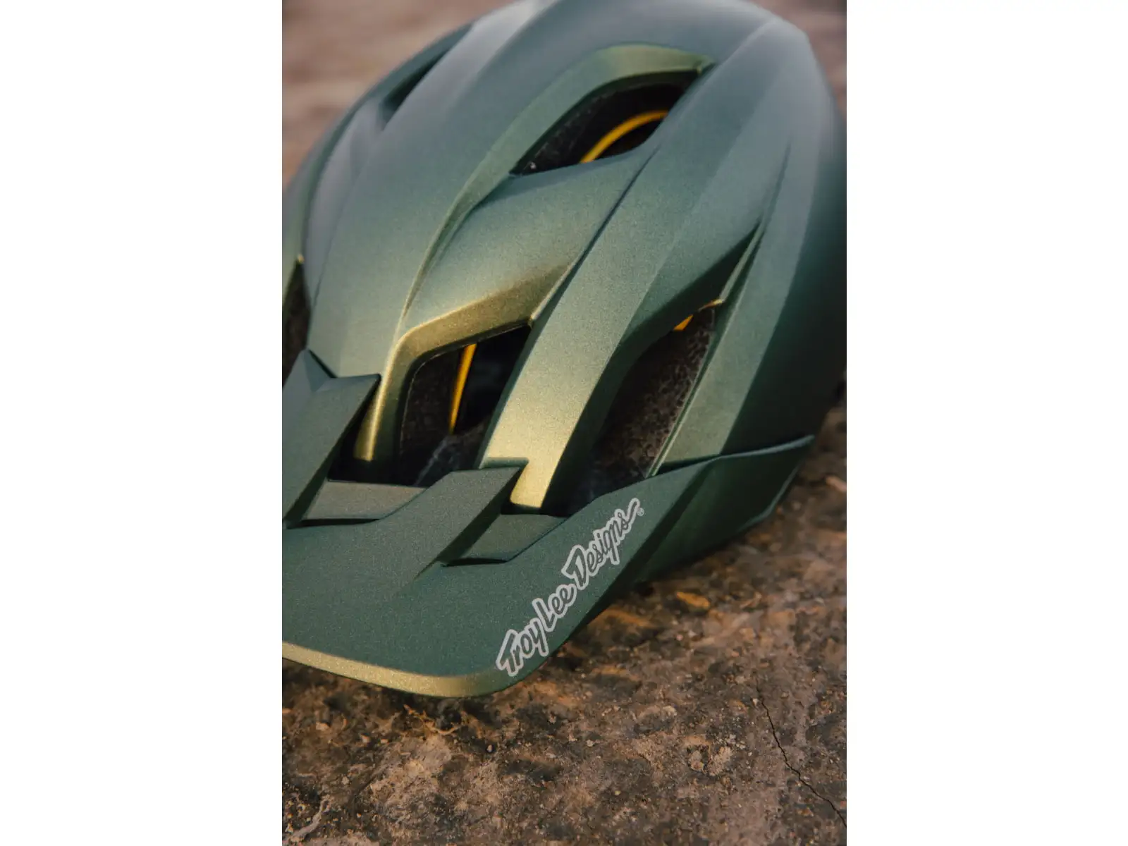 Troy Lee Designs Flowline MIPS Helm Orbit Schwarz