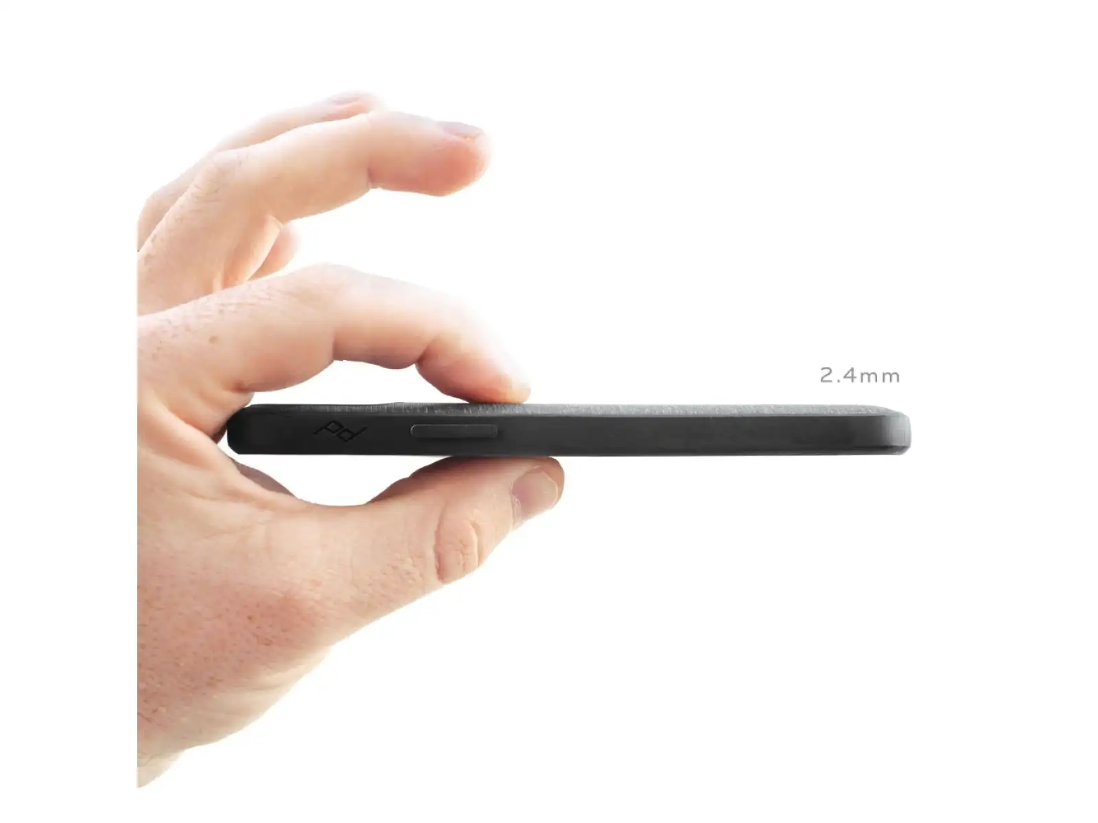 Peak Design Everyday Hülle für Google Pixel 7A in der Farbe Charcoal.