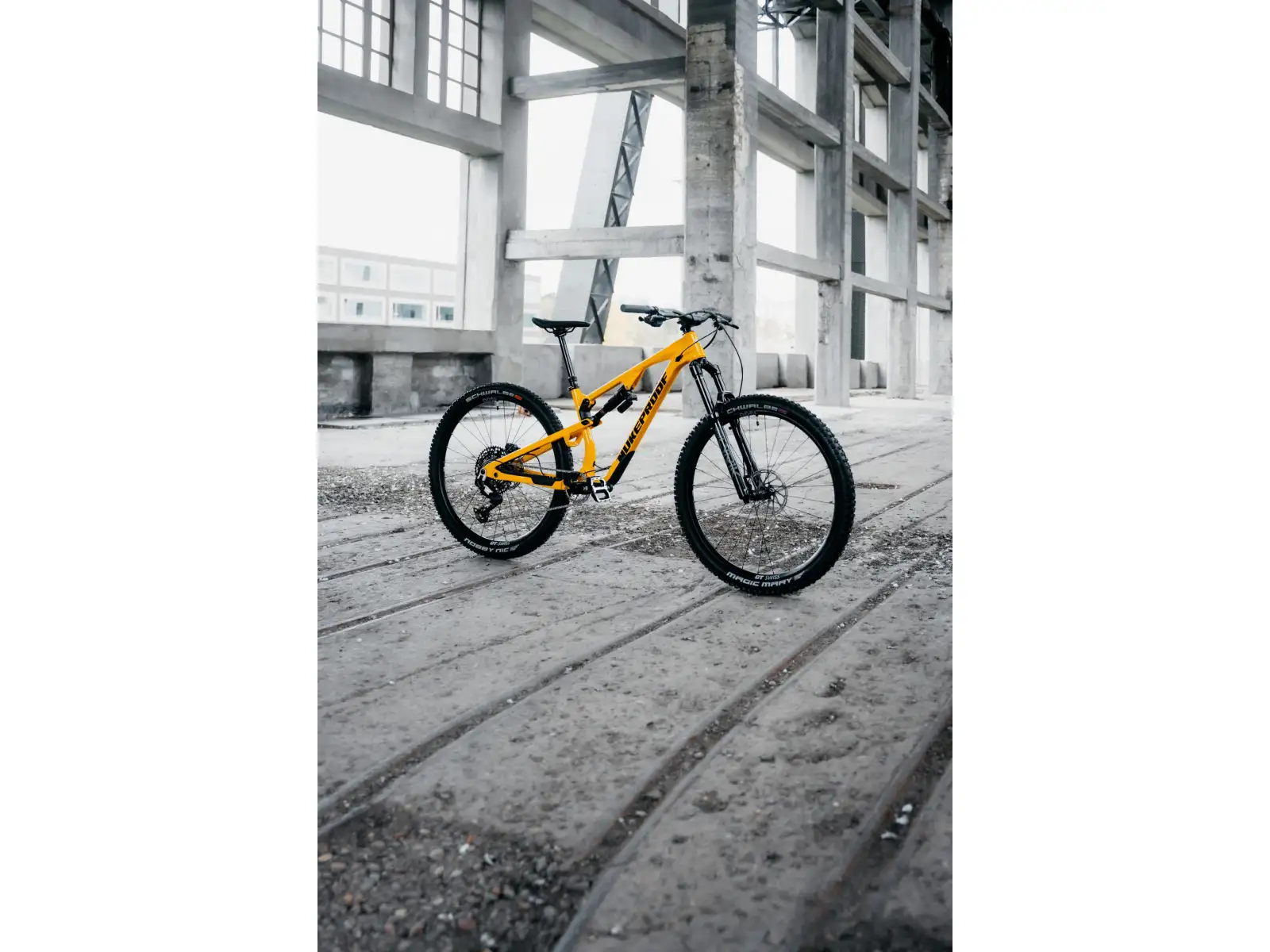 Nukeproof Reactor Alloy Pro 290 Eagle 90 vollgefedertes Fahrrad Yellow