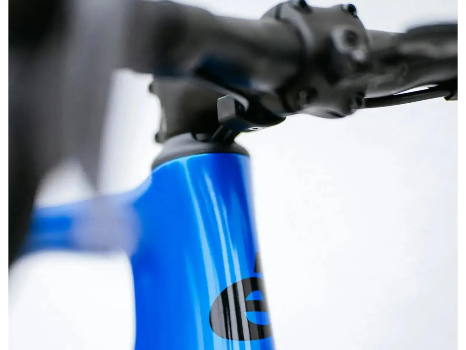 Cervélo Soloist Force AXS Straßenrad Azure