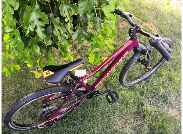 Rock Machine Catherine 24 VB Kinder-Mountainbike Gloss Crimson/Neon Orange/Crimson