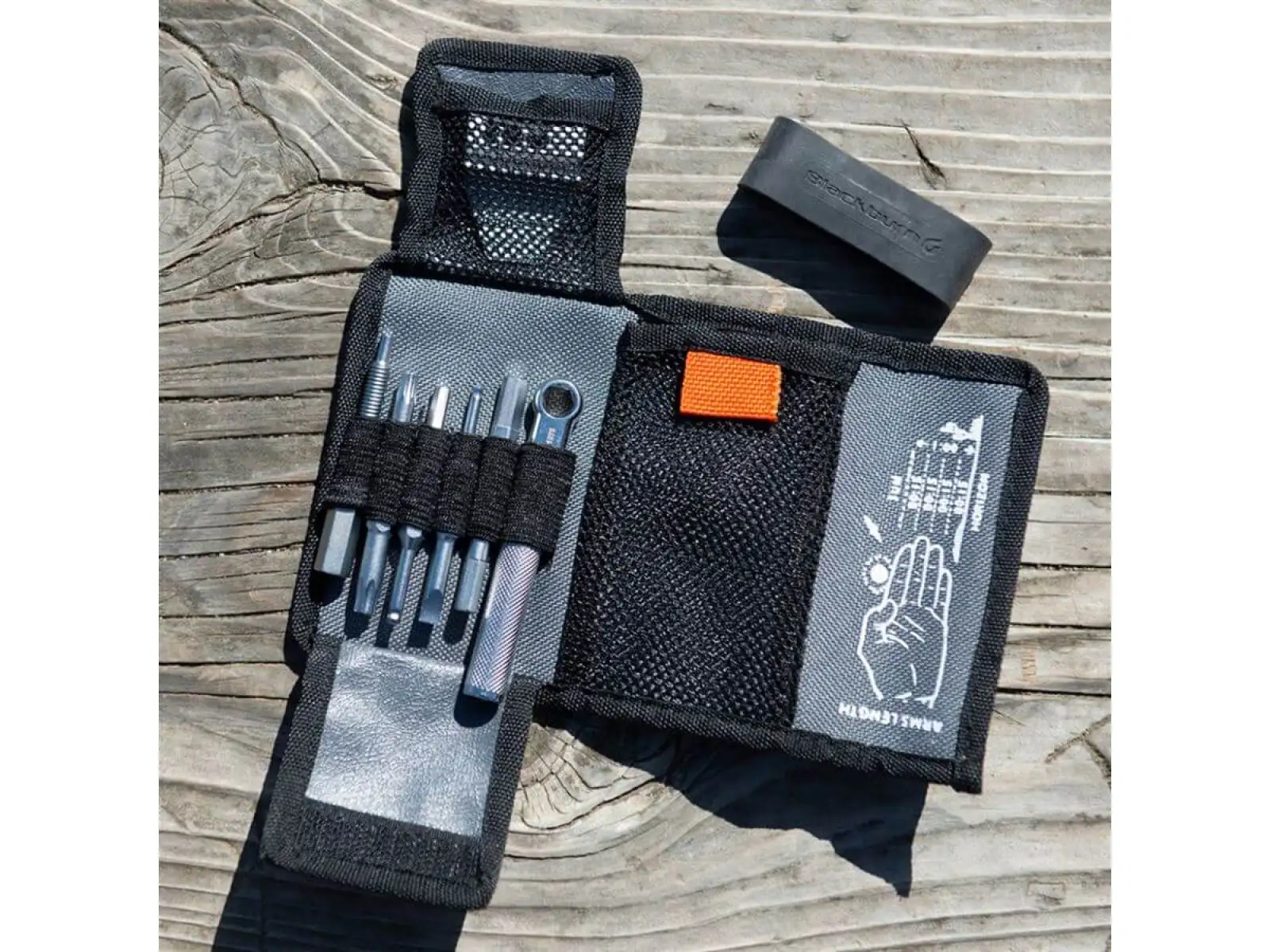 Blackburn Big Switch Multitool mit 15 Funktionen.