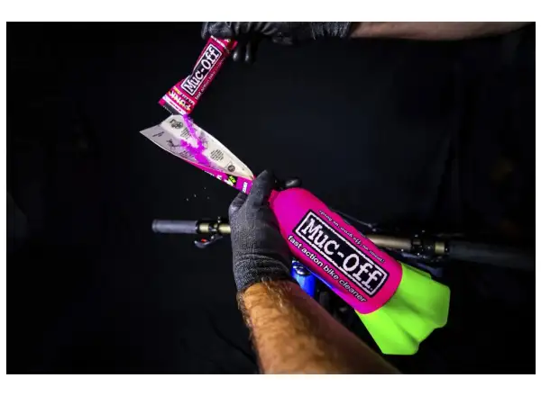 Reinigungsset Muc Off Flasche und Punk Powder