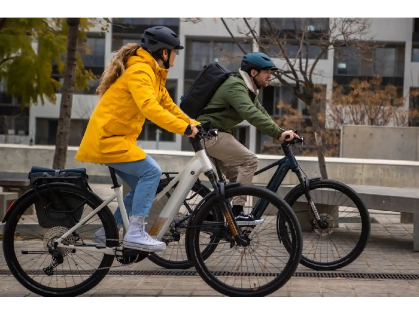 Superior eXR 6090 BL Touring II Trekking E-Bike in Gloss White/Copper.