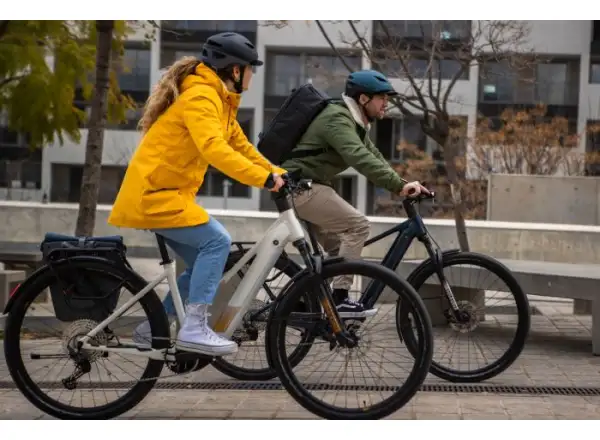 Superior eXR 6090 BL Touring II Trekking E-Bike in Gloss White/Copper.