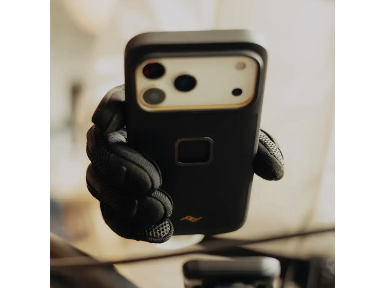 Peak Design Everyday Clarino Hülle iPhone 17 Pro schwarz