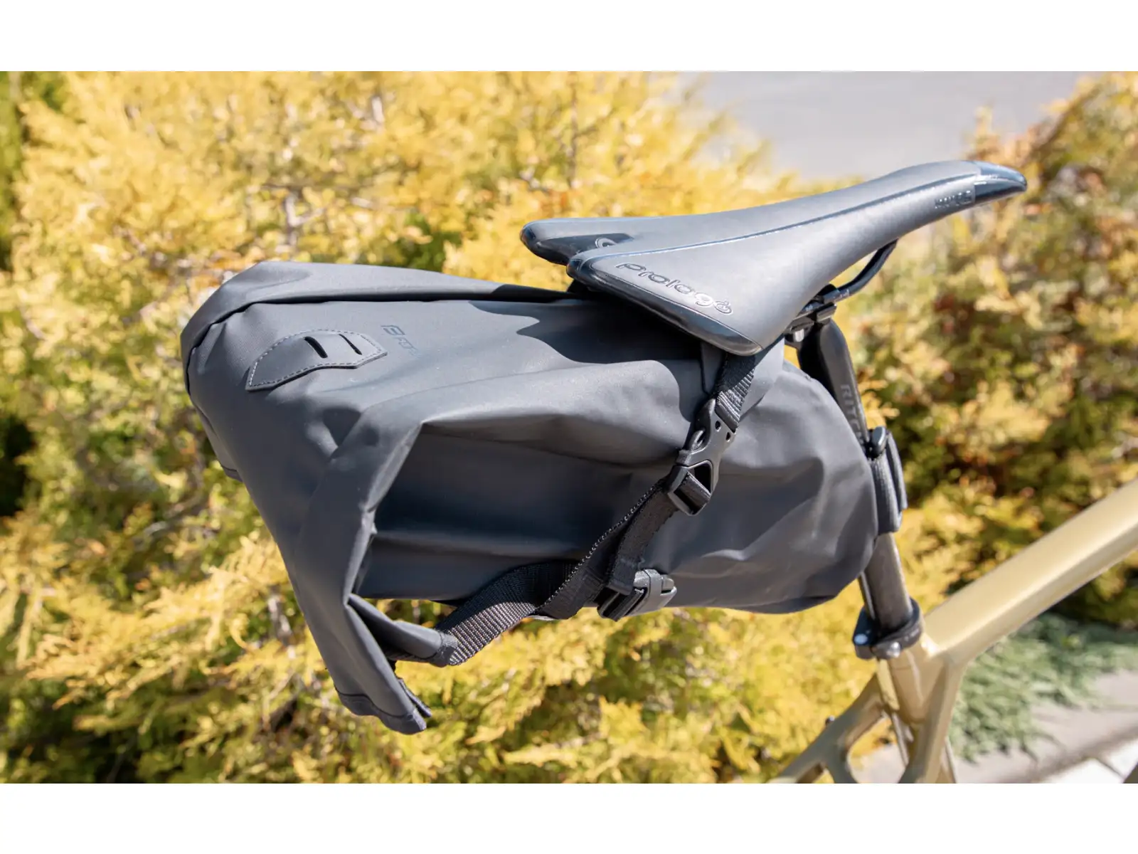 Force Adventure L Satteltasche schwarz