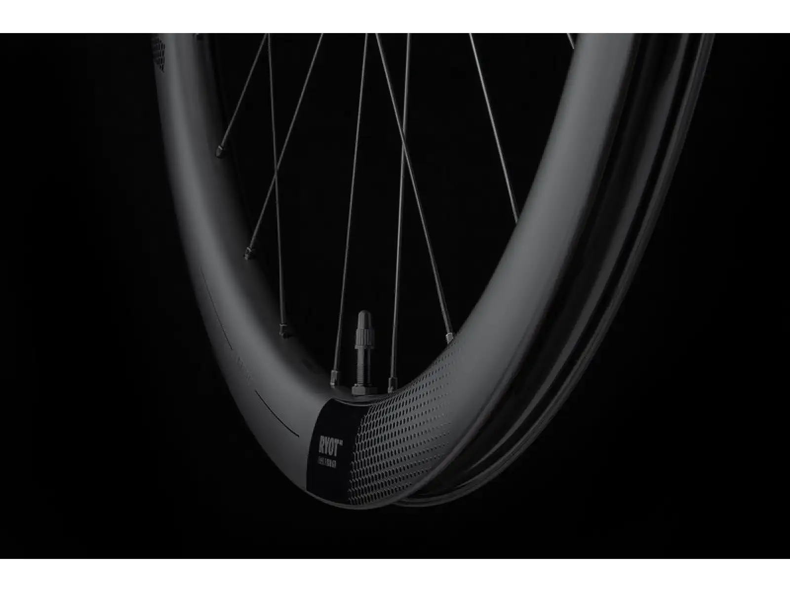 FFWD RYOT44 FFWD 2:1 Straßenkarbonräder MattSchwarz Tubeless, Nabe XDR