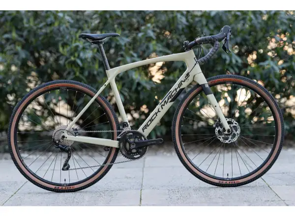 Rock Machine Gravelride CRB 700 Gravelbike in mattem Sand/Schwarz.