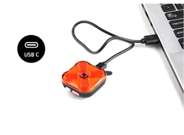 Ravemen CL 06 Rücklicht mit Brems- und Lichtsensor Rot