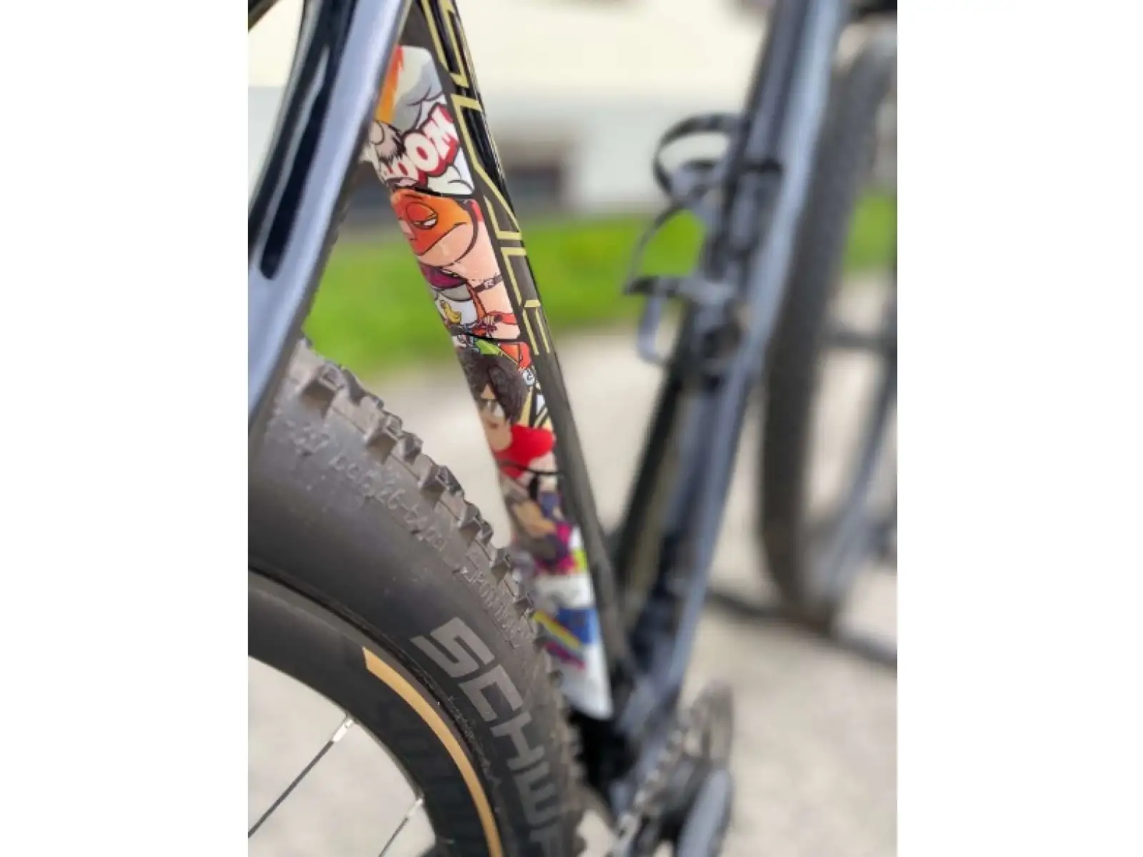 Rie:sel Design TAPE 3000 Rahmenfolie Stickerbomb Blickfang