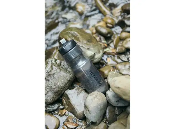 Woho Filterbo Flasche mit Filter 700 ml schwarz