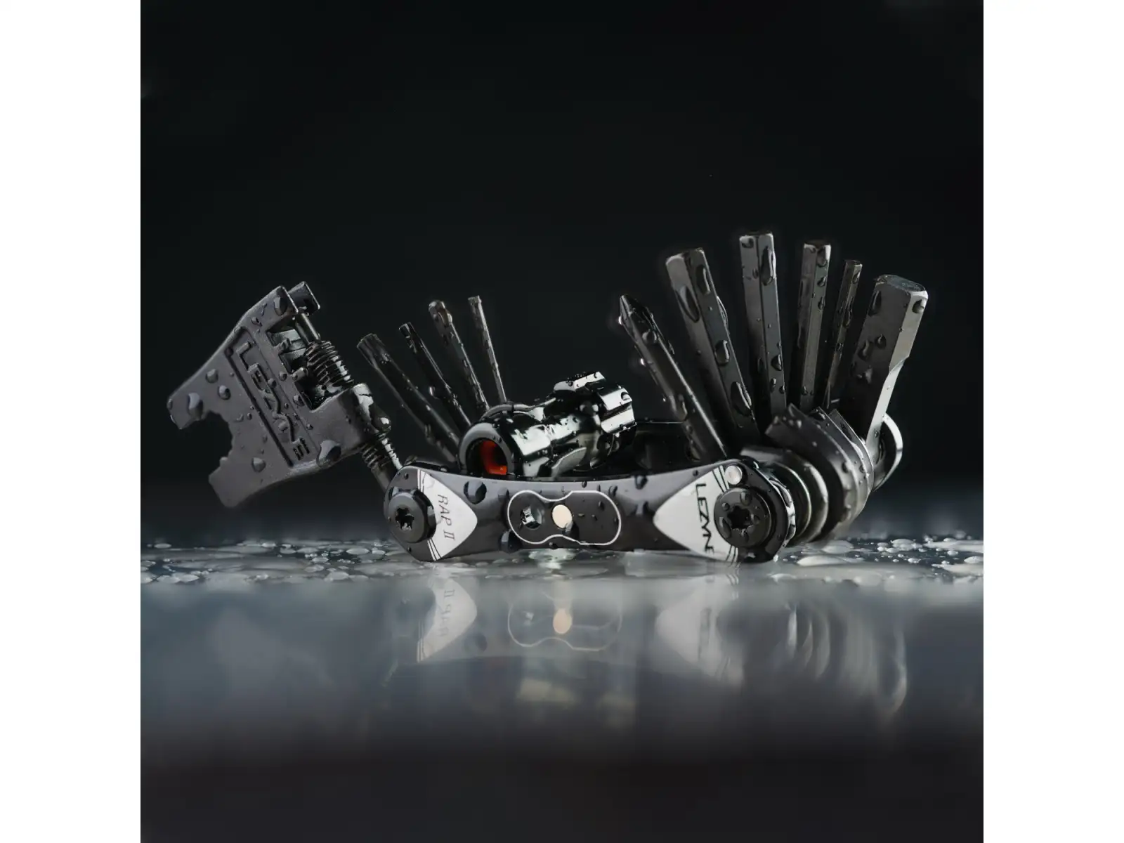 Lezyne RAP II 19 CO2 Multitool mit 19 Funktionen in Schwarz.