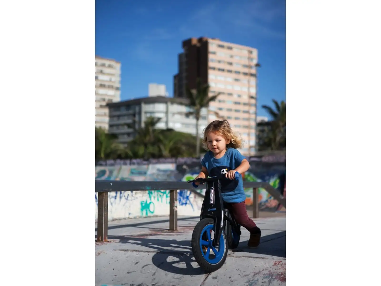 First Bike Street Kinderlaufrad orange