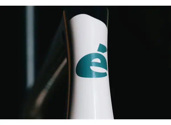Cervélo Caledonia-5 SRAM Rival AXS Sandstone 56