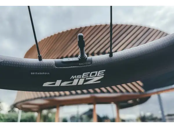 Zipp 303 SW Carbon Tubeless CenterLock A1 vorderes Laufrad