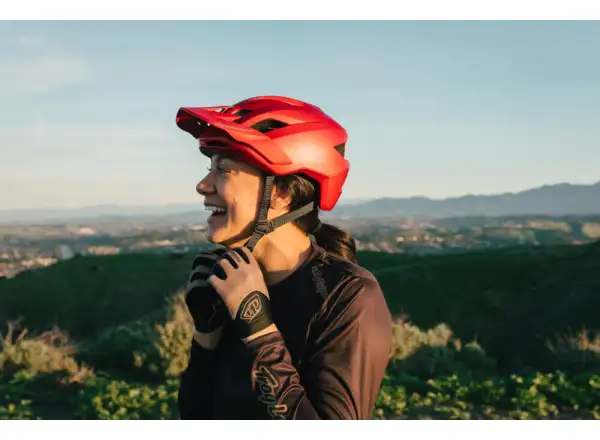 Troy Lee Designs Flowline MIPS Helm Orbit Schwarz