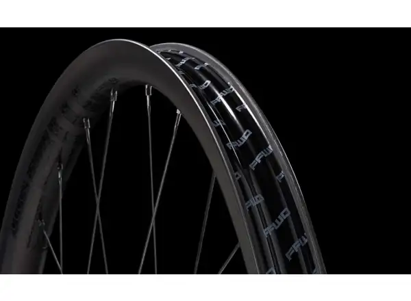 FFWD OUTLAW DT240 EXP Carbon Boost 30 mm 29" Laufräder in Mattschwarz