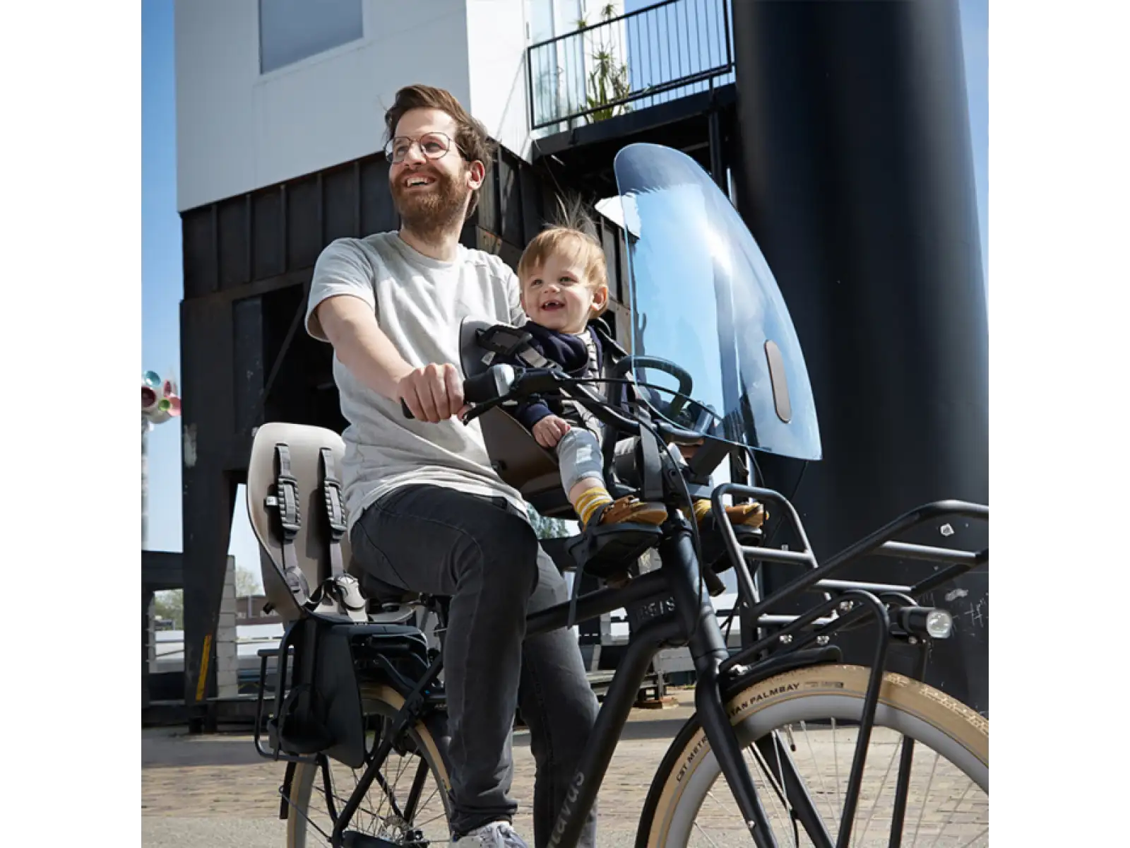 Urban Iki Kindersitz mit Adapter und Rahmenhalterung SET Koge Brown/Bincho Black.