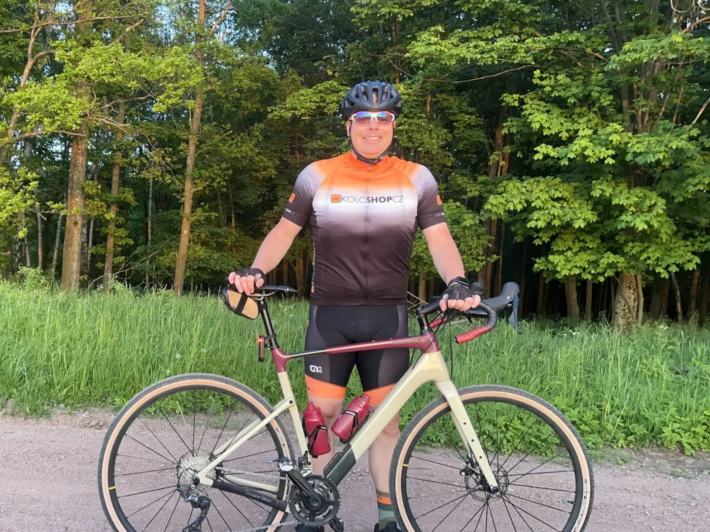 Worauf fährt Koloshop? Radek auf einem Gravel Cannondale Topstone Carbon 3.