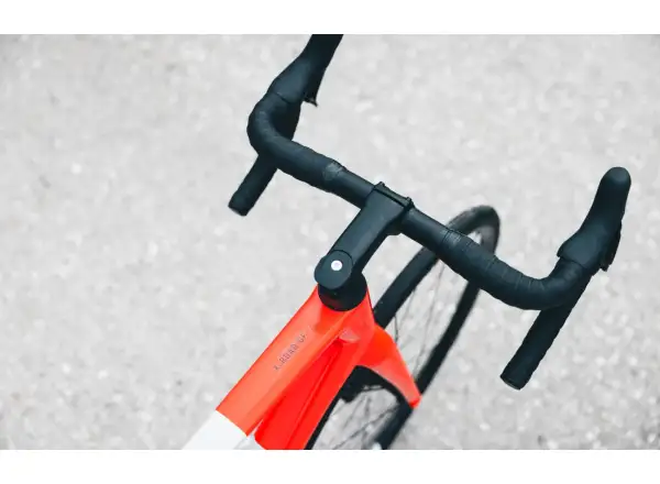 Superior X-Road 9.5 GF Straßenfahrrad in Glanzgrau / Orange-Rot.