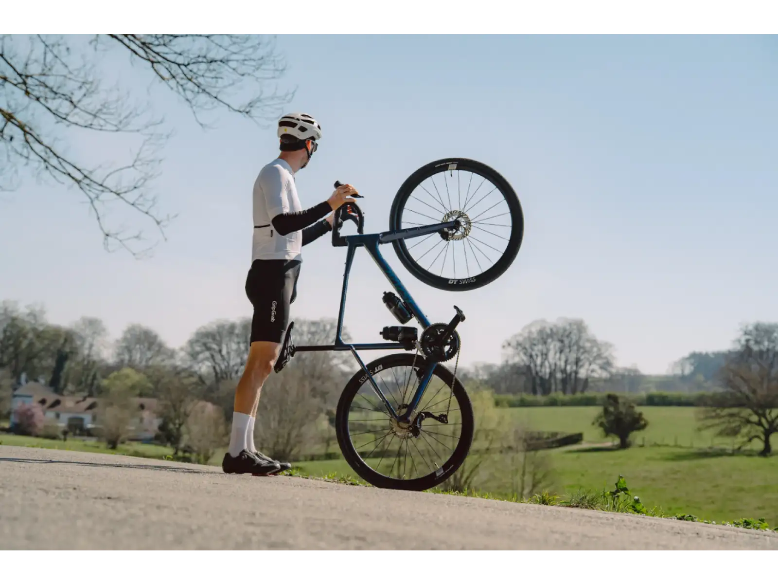 CX/Travel Isaac Kaon Saphire Blue 105 Di2 S