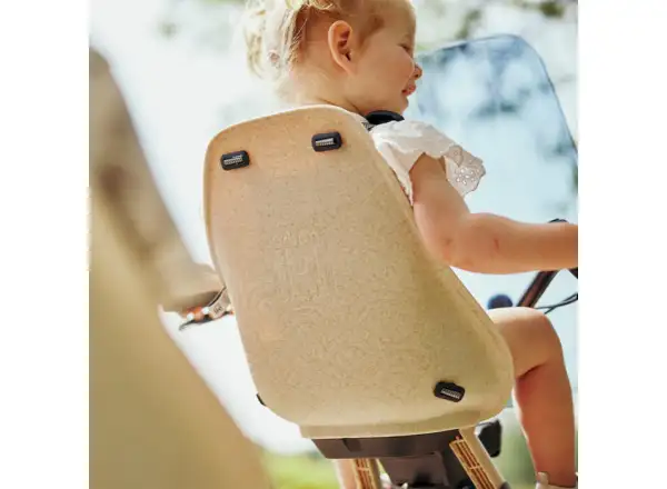 Urban Iki BIO Kindersitz vorne mit Vorbauadapter Oishi Beige/Bincho Black.