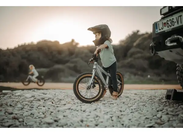 Early Rider Hellion 16 Kinderfahrrad Forest Green