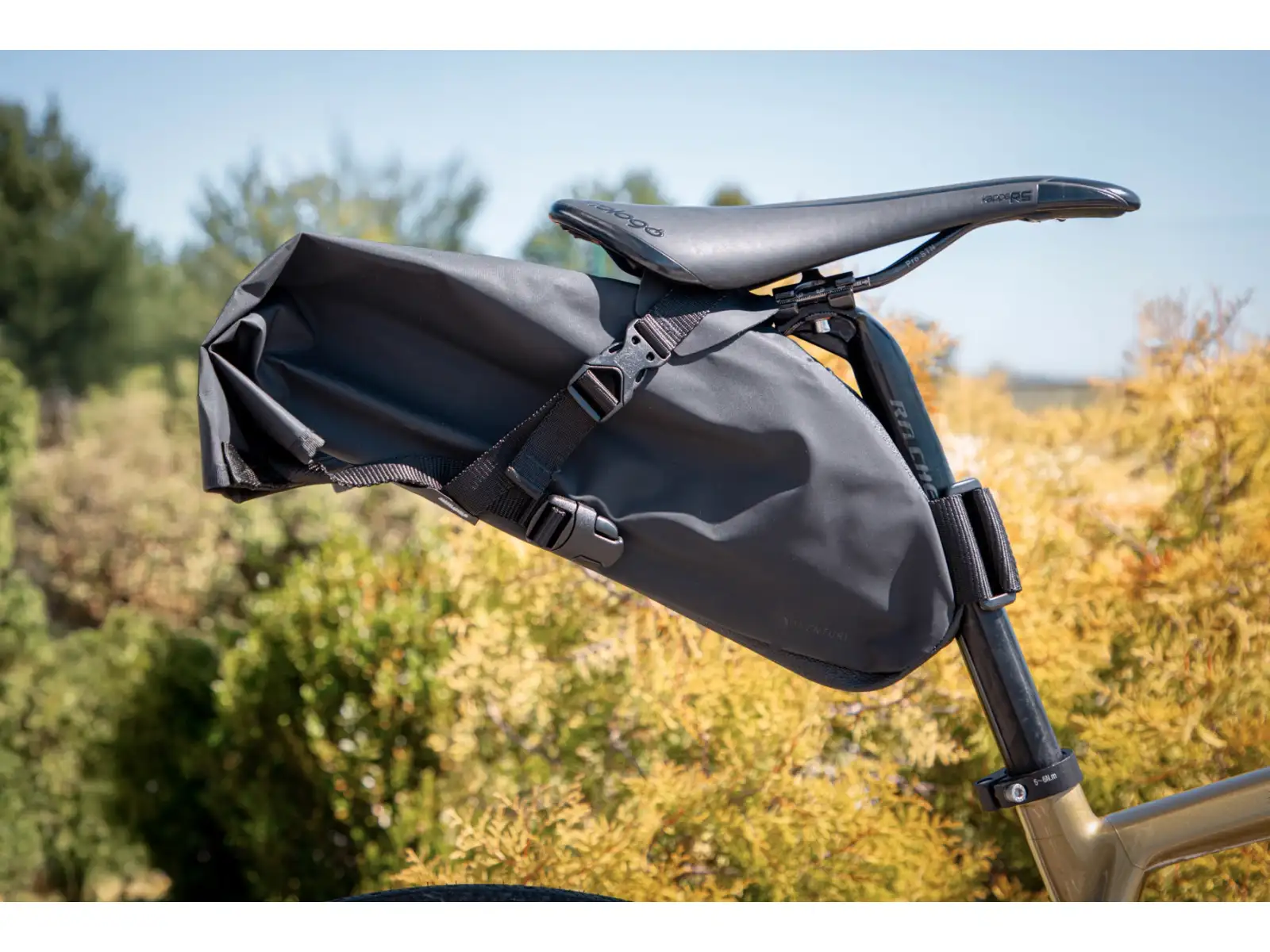 Force Adventure L Satteltasche schwarz