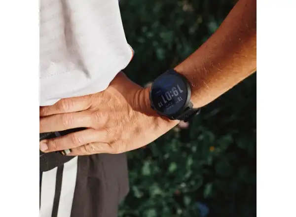 Suunto Race 2 Smartwatch schwarz