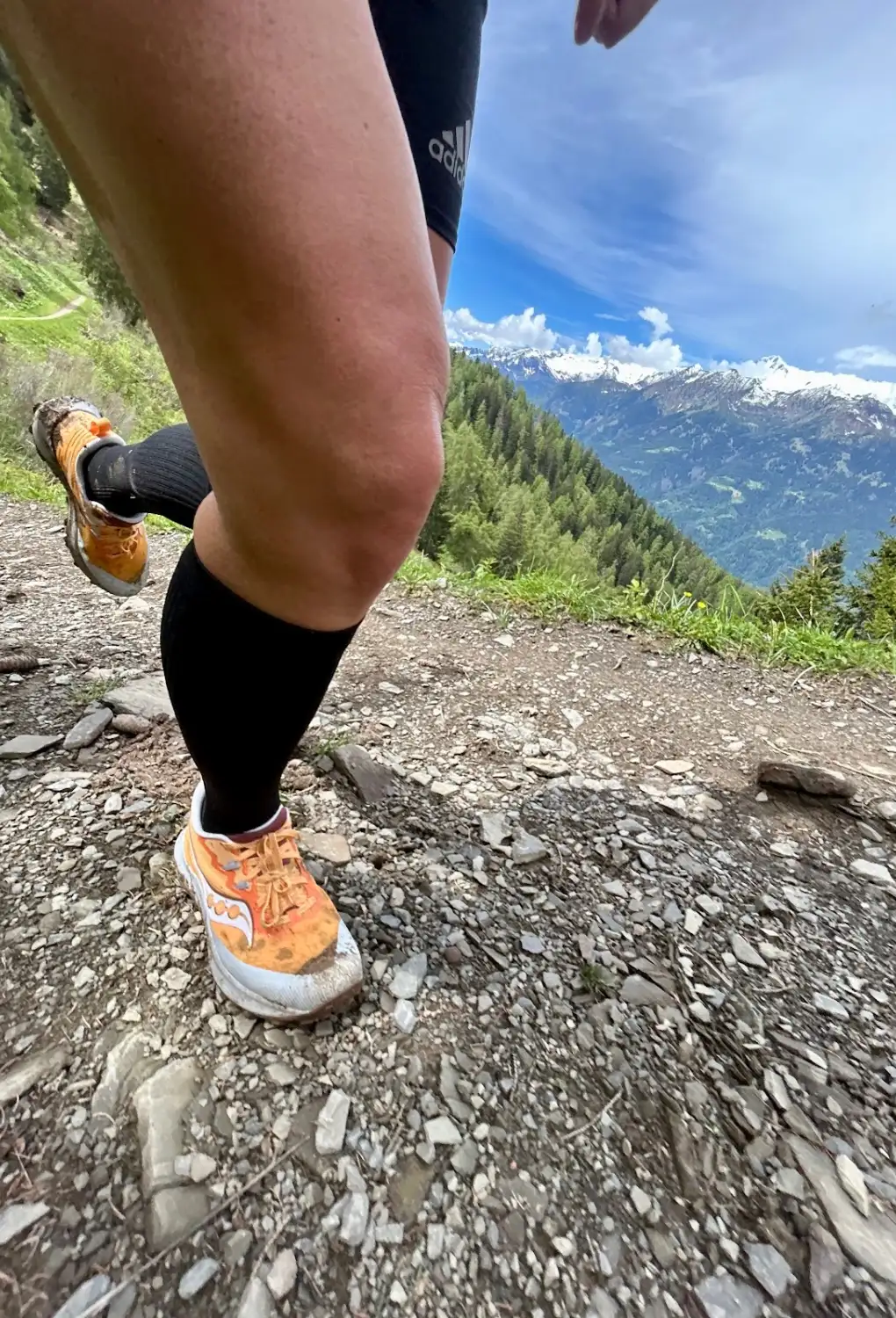 In den Trailrunning-Schuhen Saucony Peregrine 14 beim Rennen in den Dolomiten