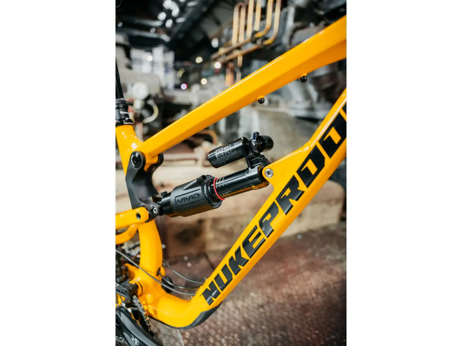 Nukeproof Mega 297 Pro Alloy Eagle 90 vollgefedertes Fahrrad Yellow