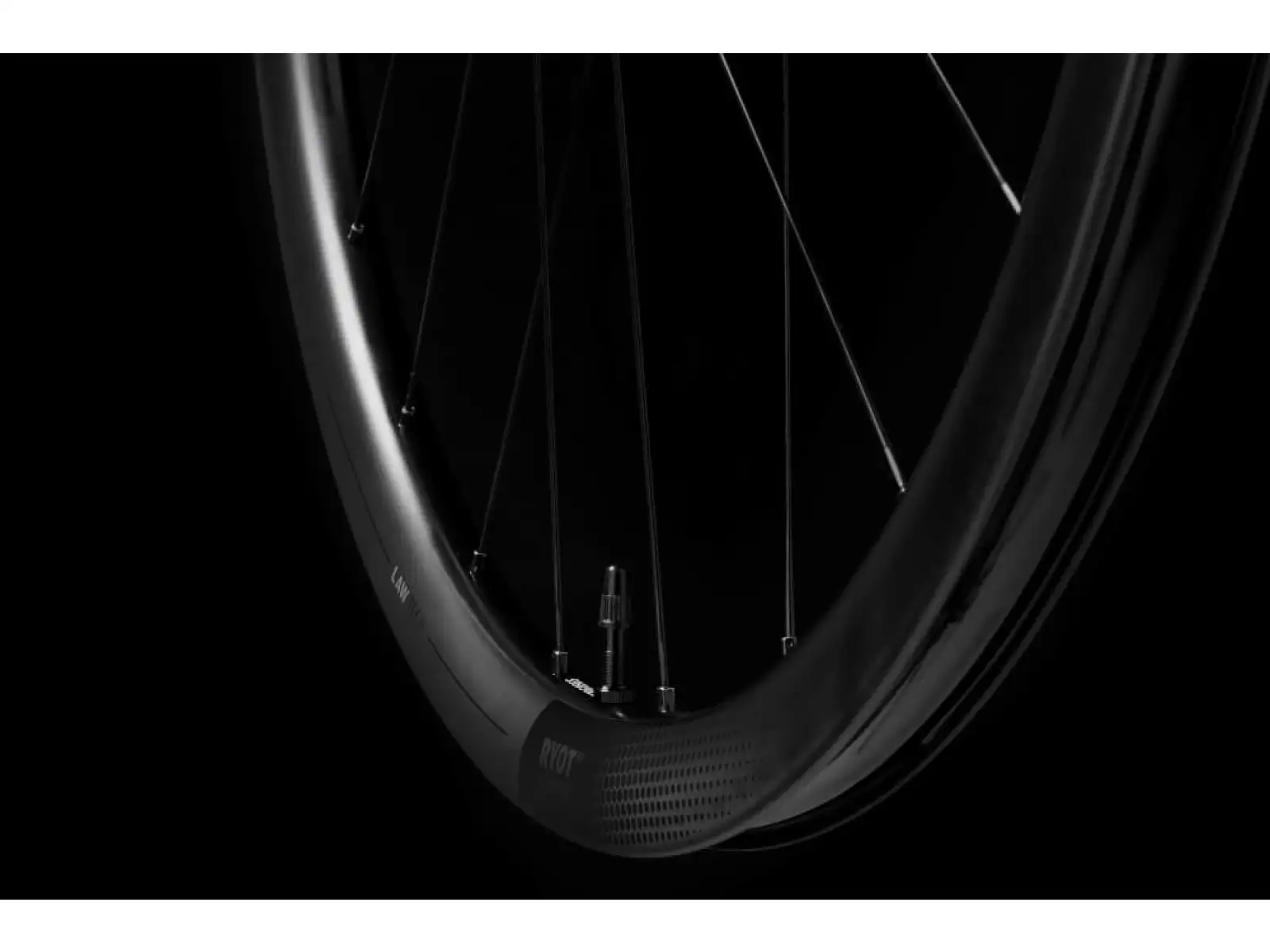FFWD RYOT33 DT240 2:1 EXP Straßenrad Felgen Mattschwarz Nuss Sram XDR.