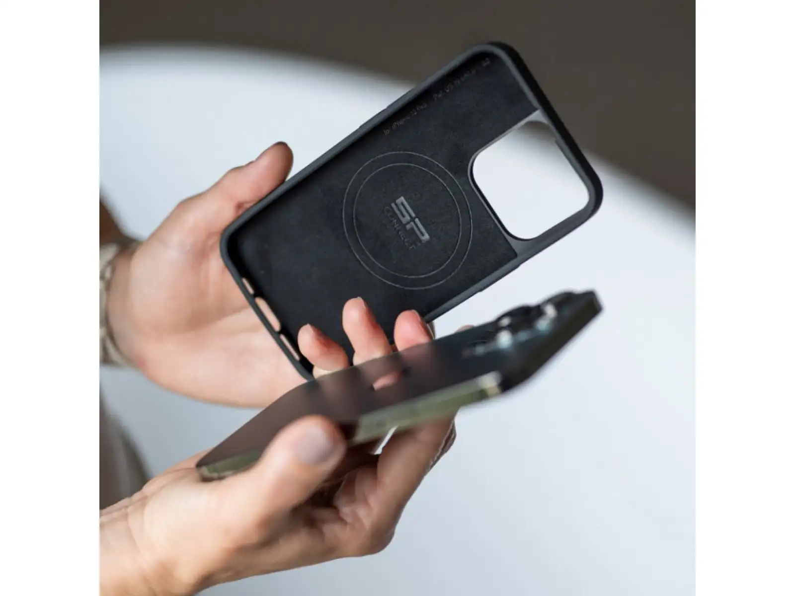 SP Connect Handyhülle SPC+ für iPhone 15 Pro Schwarz