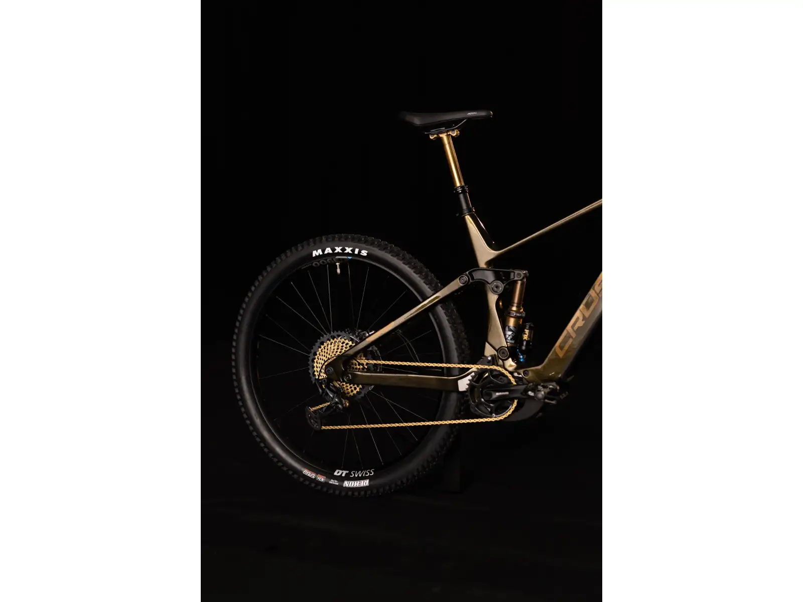 Crussis Legend 68 vollgefedertes Elektrofahrrad.