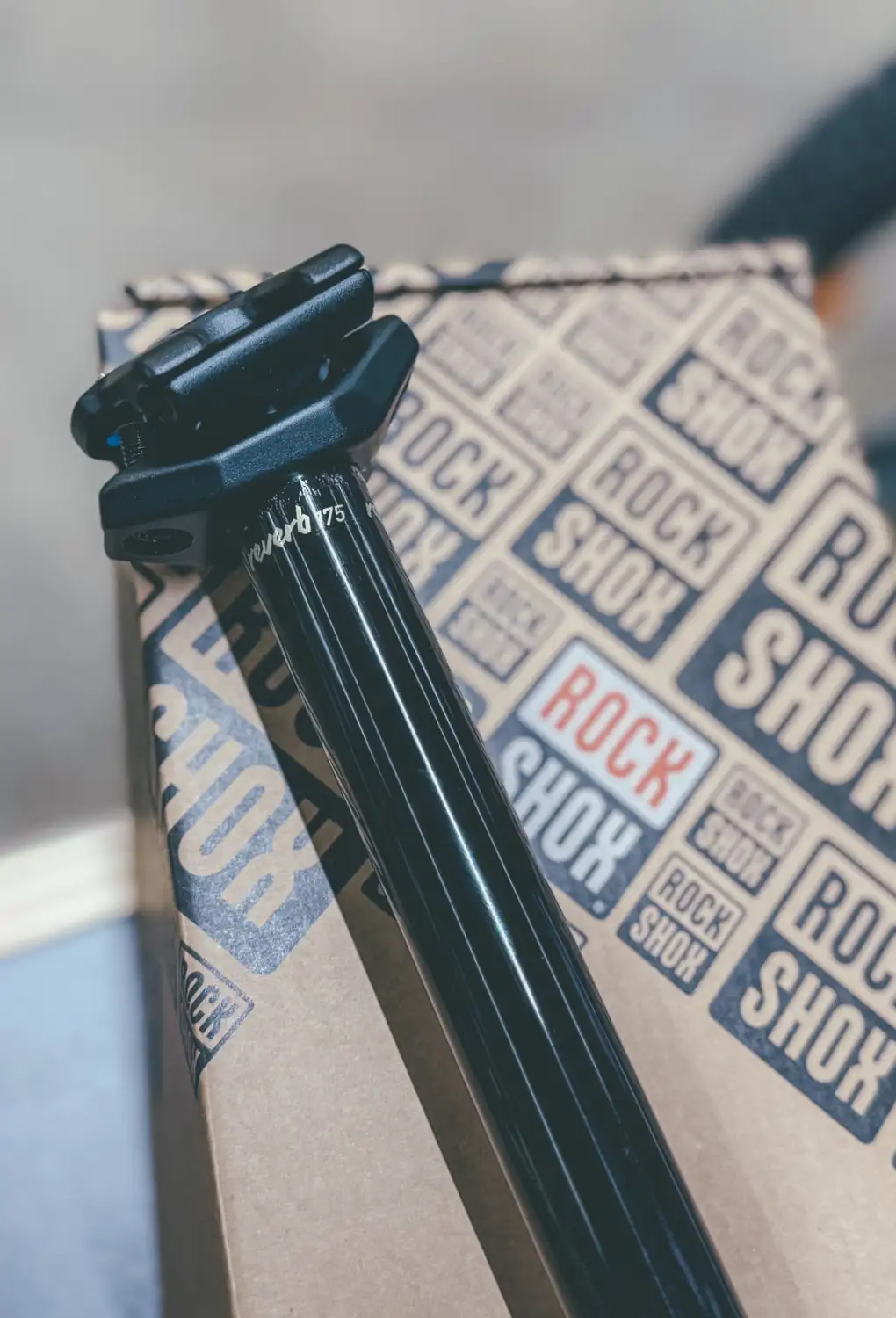 NEUE RockShox Reverb AXS – Drahtlose, luftbetriebene Teleskopsattelstütze!