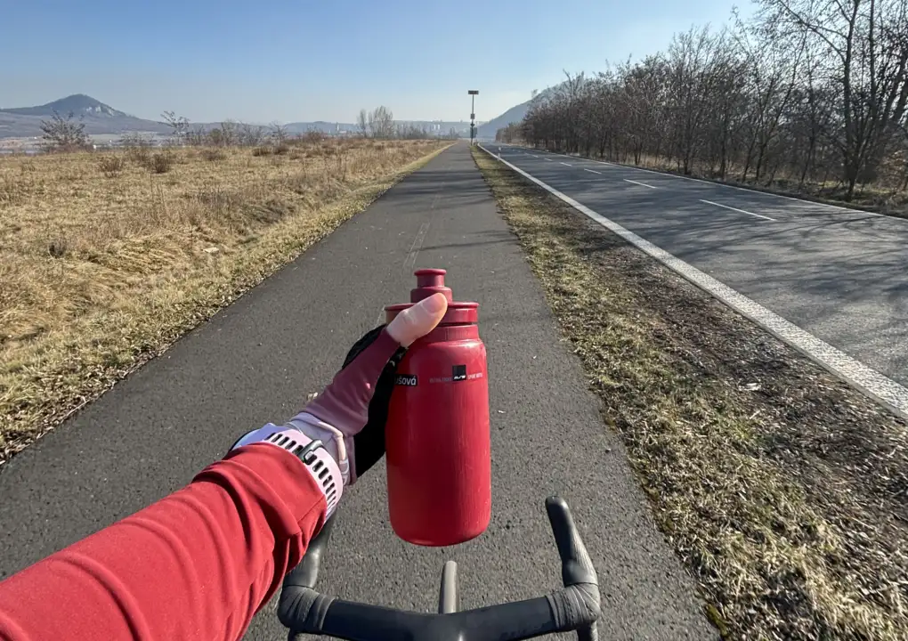 Hydration für Sportler: Wann reicht Wasser aus und wann sollte man zu einem Ionengetränk greifen?