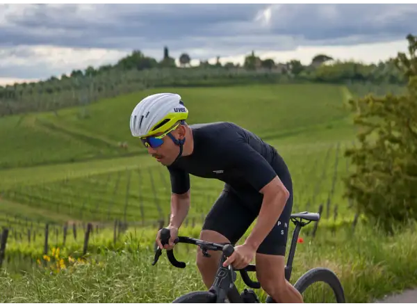 Uvex Surge Aero MIPS Rennradhelm Team Edition